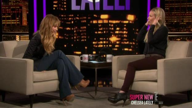 Chelsea_Lately_2012_03_22_Jennifer_Lawrence_HDTV_XviD-2HD_avi0203.jpg