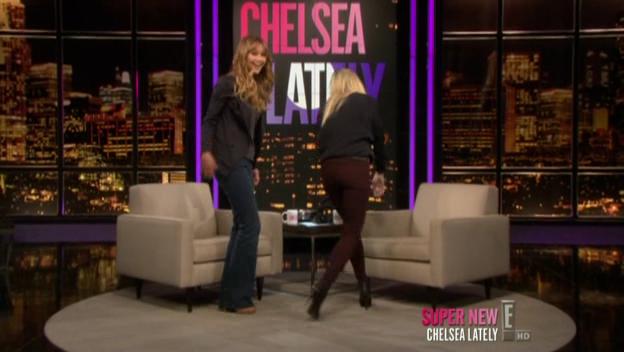 Chelsea_Lately_2012_03_22_Jennifer_Lawrence_HDTV_XviD-2HD_avi0187.jpg