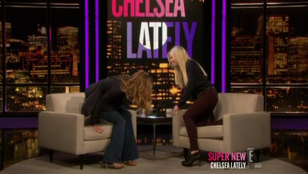 Chelsea_Lately_2012_03_22_Jennifer_Lawrence_HDTV_XviD-2HD_avi0191.jpg