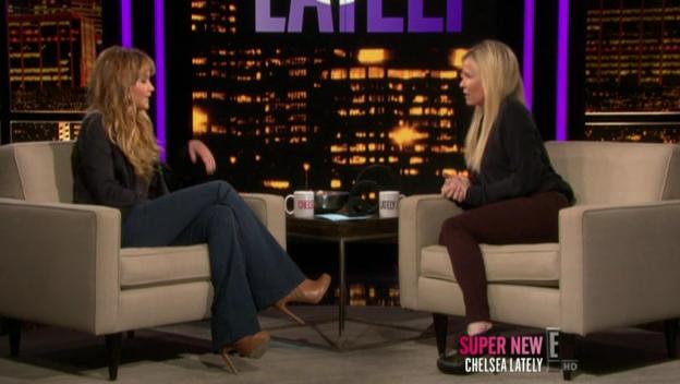 Chelsea_Lately_2012_03_22_Jennifer_Lawrence_HDTV_XviD-2HD_avi0236.jpg