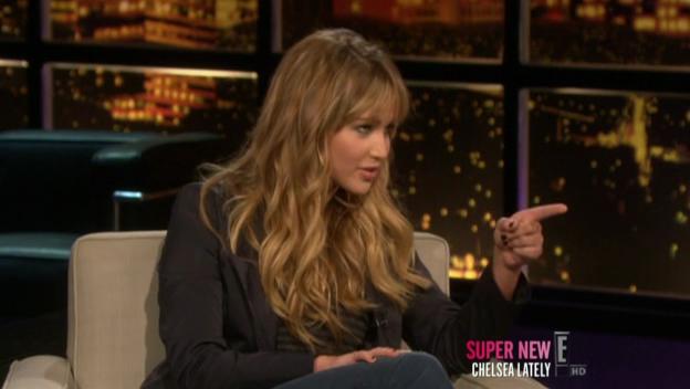 Chelsea_Lately_2012_03_22_Jennifer_Lawrence_HDTV_XviD-2HD_avi0515.jpg