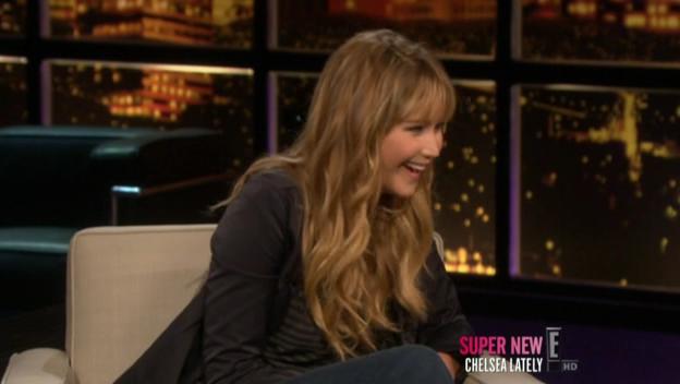 Chelsea_Lately_2012_03_22_Jennifer_Lawrence_HDTV_XviD-2HD_avi0801.jpg