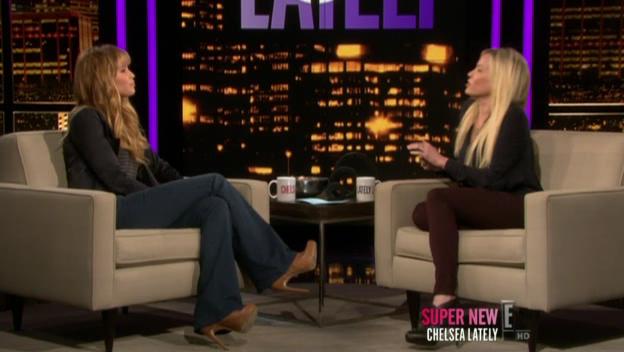 Chelsea_Lately_2012_03_22_Jennifer_Lawrence_HDTV_XviD-2HD_avi0923.jpg