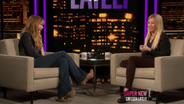 Chelsea_Lately_2012_03_22_Jennifer_Lawrence_HDTV_XviD-2HD_avi1158.jpg