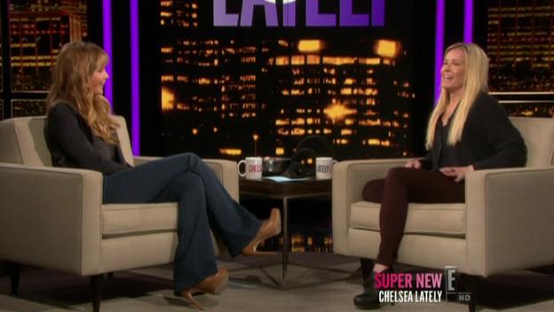 Chelsea_Lately_2012_03_22_Jennifer_Lawrence_HDTV_XviD-2HD_avi1161.jpg